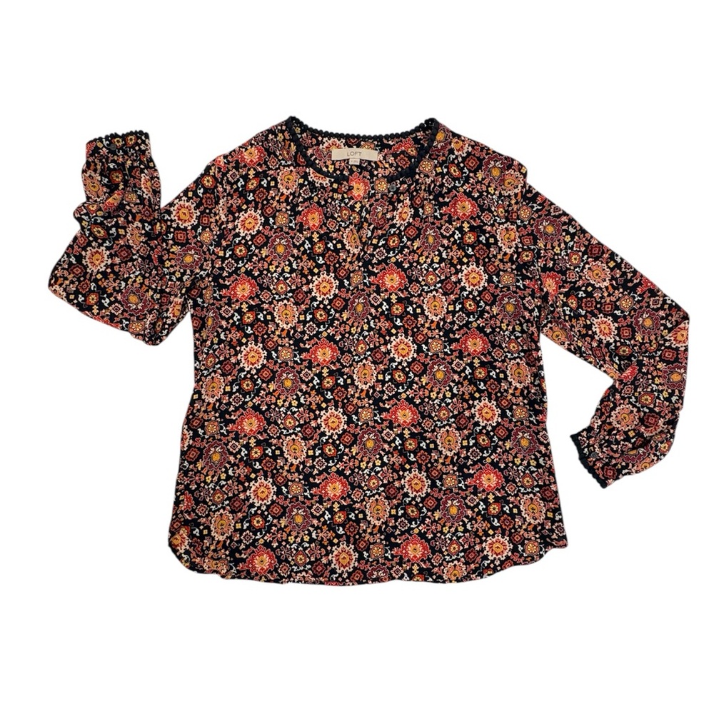 Loft graphic print top with black trim. Size M